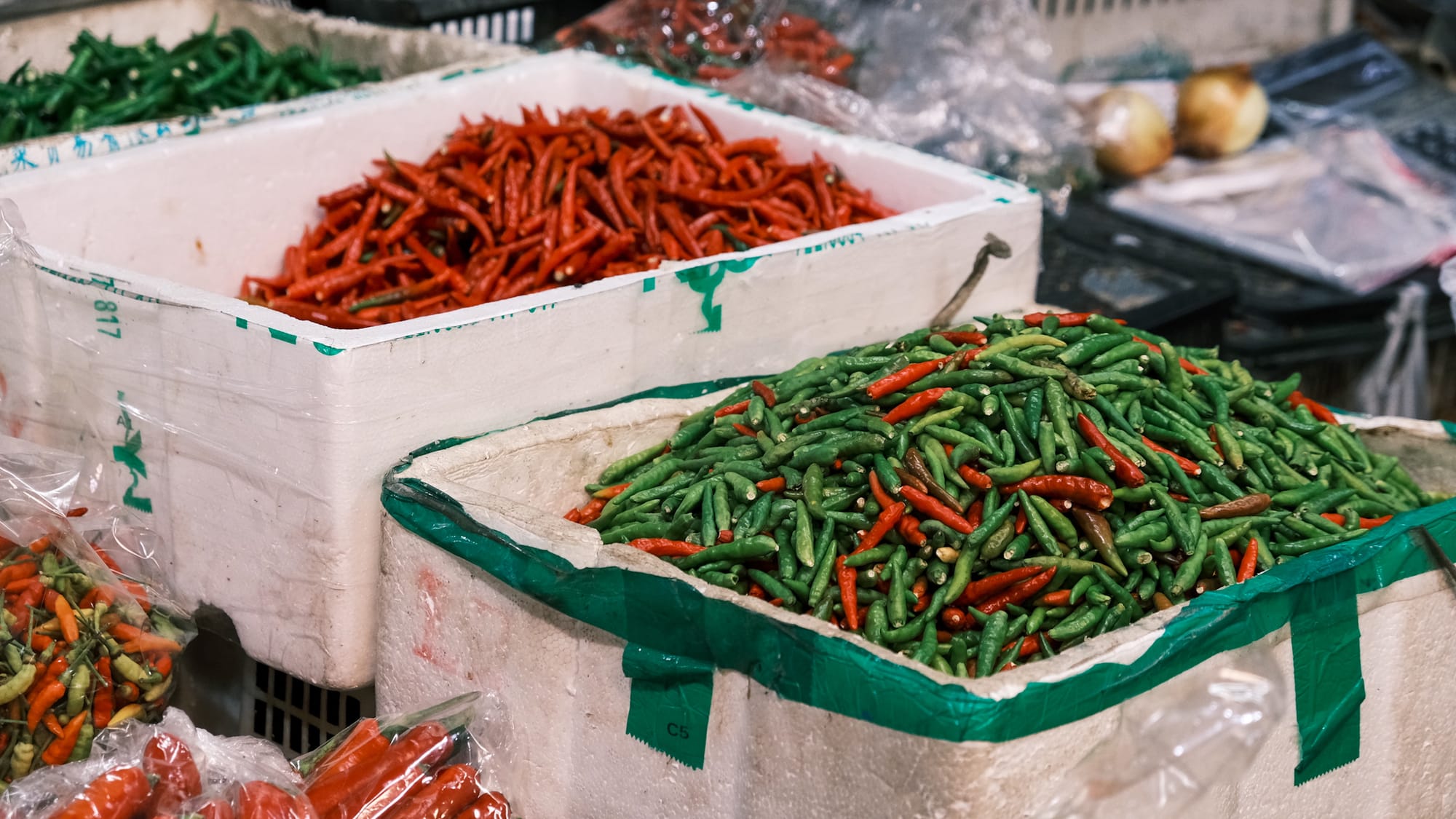 Chillis auf einem Foodmarket